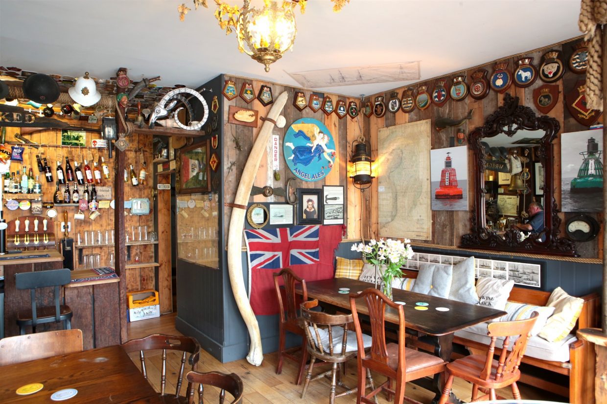 traditional pub in deal kent seafront